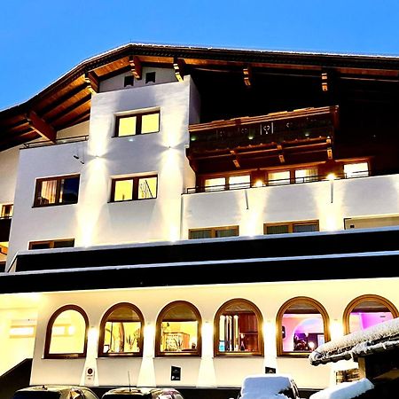 Aparthotel Dorfplatzl Garni トゥクス エクステリア 写真
