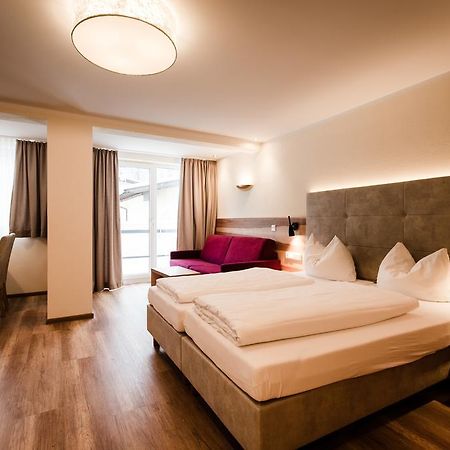 Aparthotel Dorfplatzl Garni トゥクス エクステリア 写真