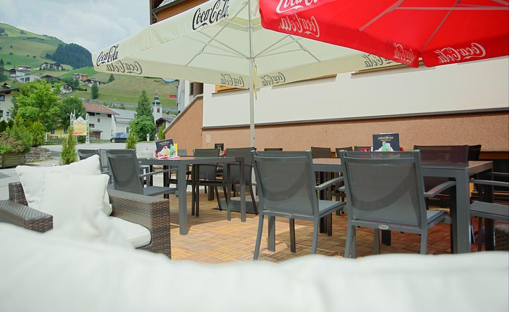 Aparthotel Dorfplatzl Garni トゥクス エクステリア 写真