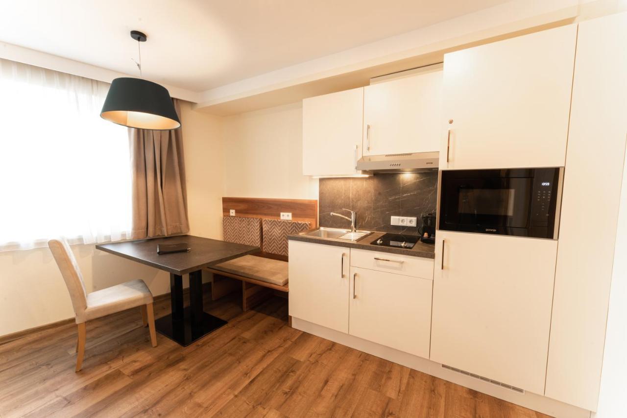 Aparthotel Dorfplatzl Garni トゥクス エクステリア 写真