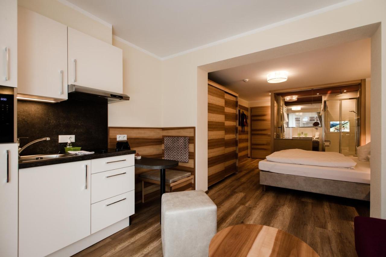 Aparthotel Dorfplatzl Garni トゥクス エクステリア 写真