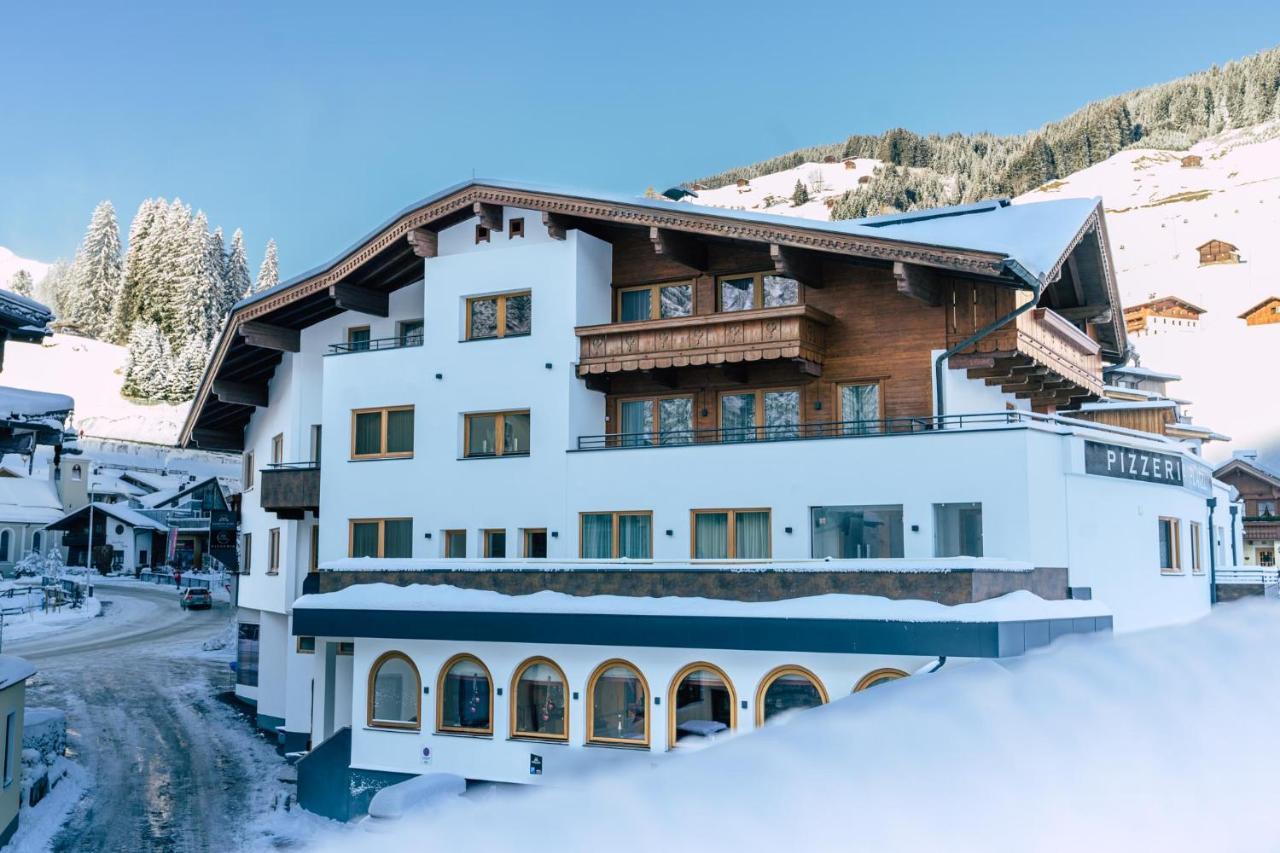 Aparthotel Dorfplatzl Garni トゥクス エクステリア 写真