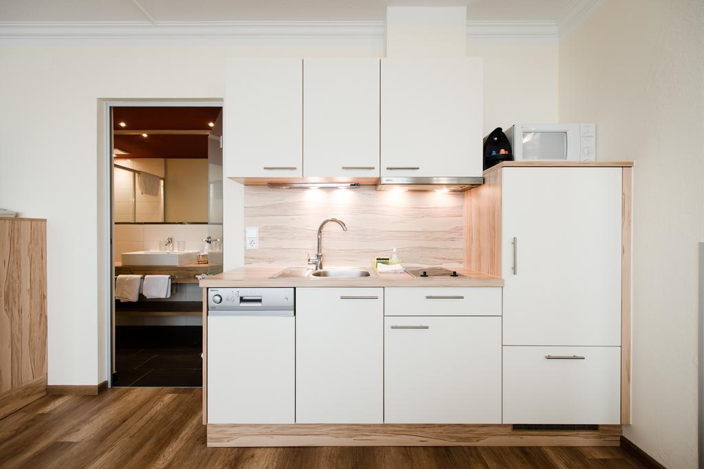 Aparthotel Dorfplatzl Garni トゥクス エクステリア 写真