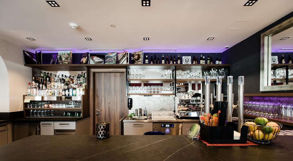 Aparthotel Dorfplatzl Garni トゥクス エクステリア 写真