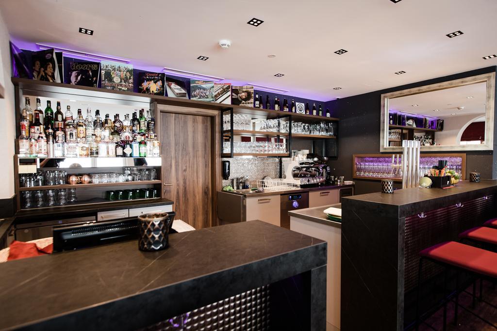 Aparthotel Dorfplatzl Garni トゥクス エクステリア 写真