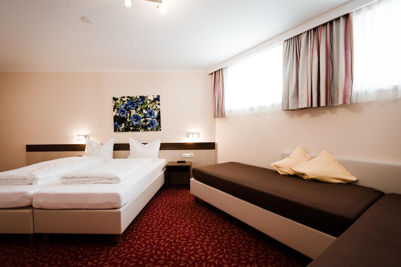 Aparthotel Dorfplatzl Garni トゥクス エクステリア 写真