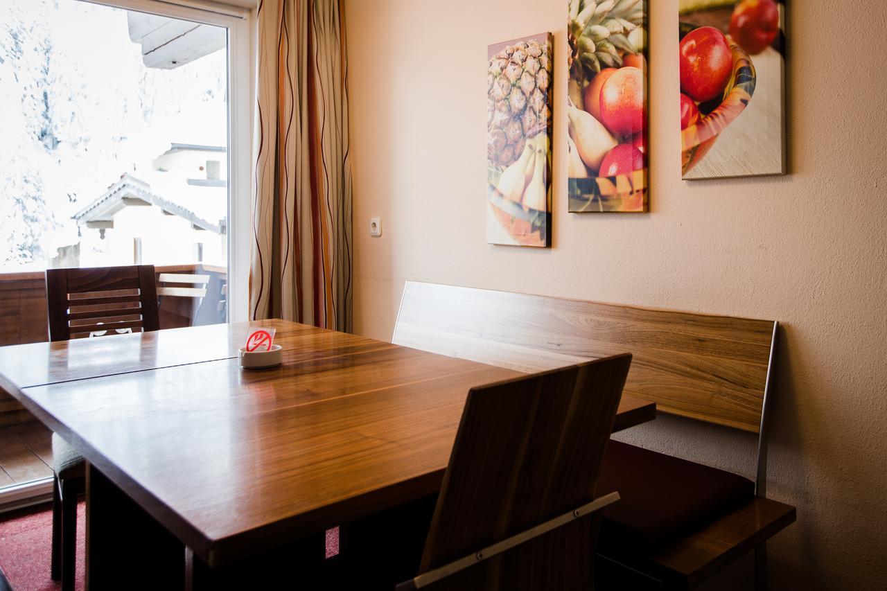 Aparthotel Dorfplatzl Garni トゥクス エクステリア 写真