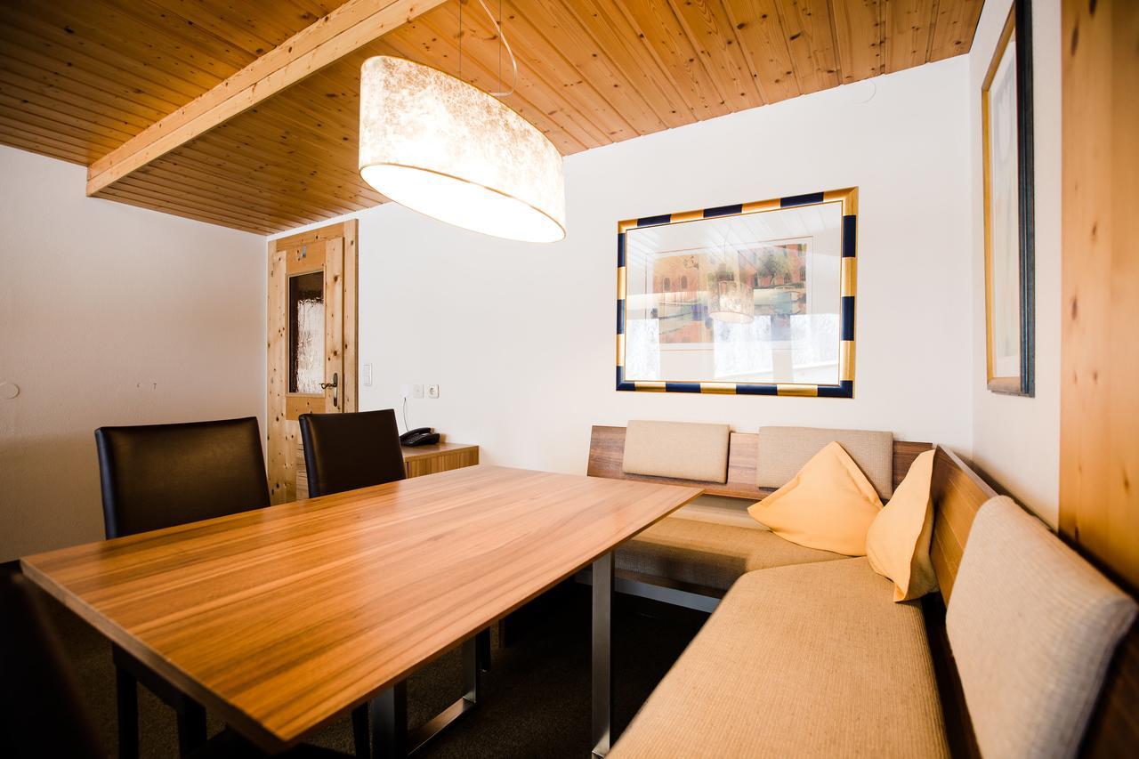 Aparthotel Dorfplatzl Garni トゥクス エクステリア 写真