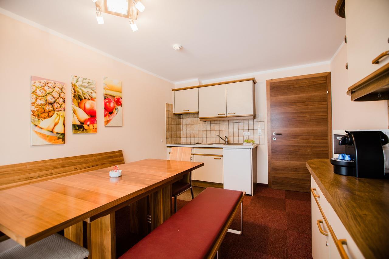 Aparthotel Dorfplatzl Garni トゥクス エクステリア 写真