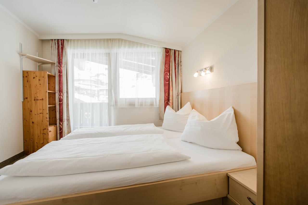 Aparthotel Dorfplatzl Garni トゥクス エクステリア 写真