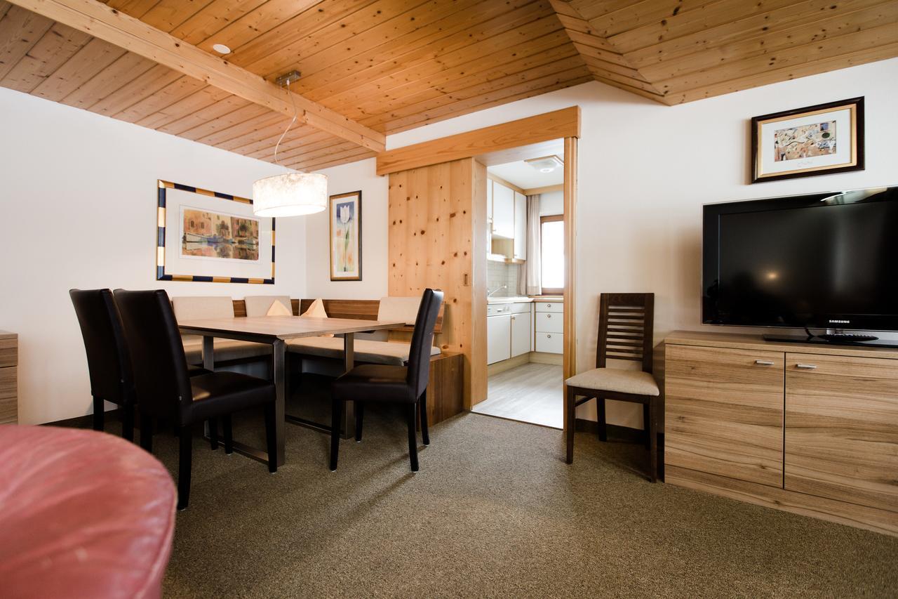 Aparthotel Dorfplatzl Garni トゥクス エクステリア 写真