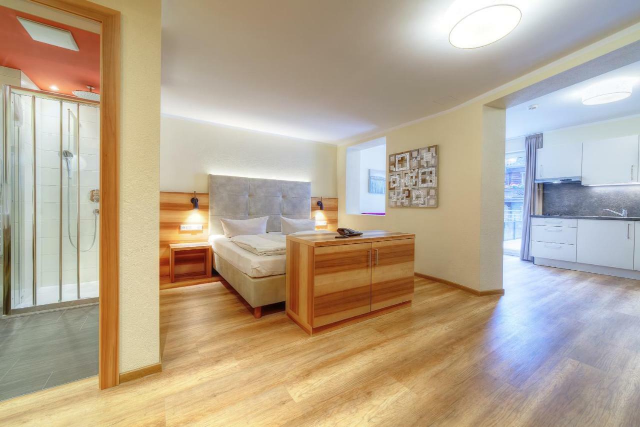 Aparthotel Dorfplatzl Garni トゥクス エクステリア 写真